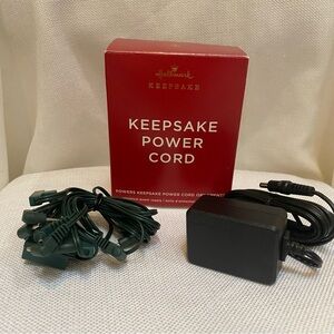 New In Box Hallmark Keepsake Power Cord Powers Up To 7 Ornaments (2017-)